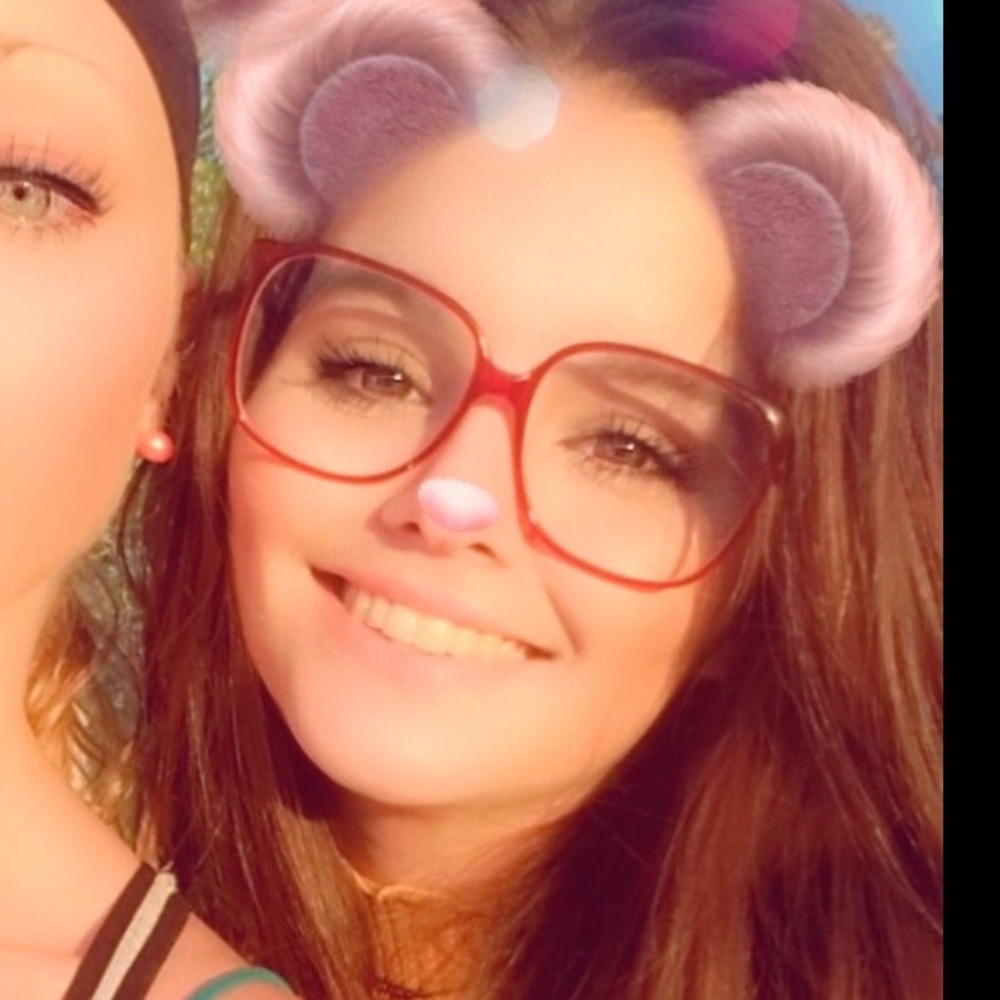 Meet your Posher, Devin